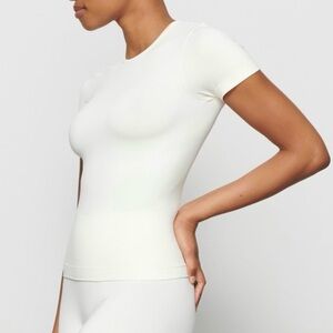 Skims White Soft Smoothing T-Shirt